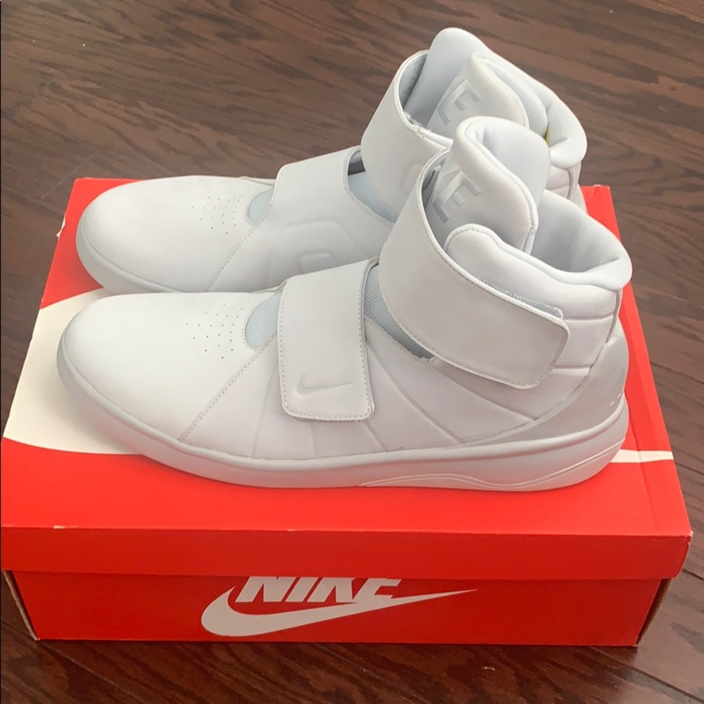 Brand new NIKE MARXMAN platinum